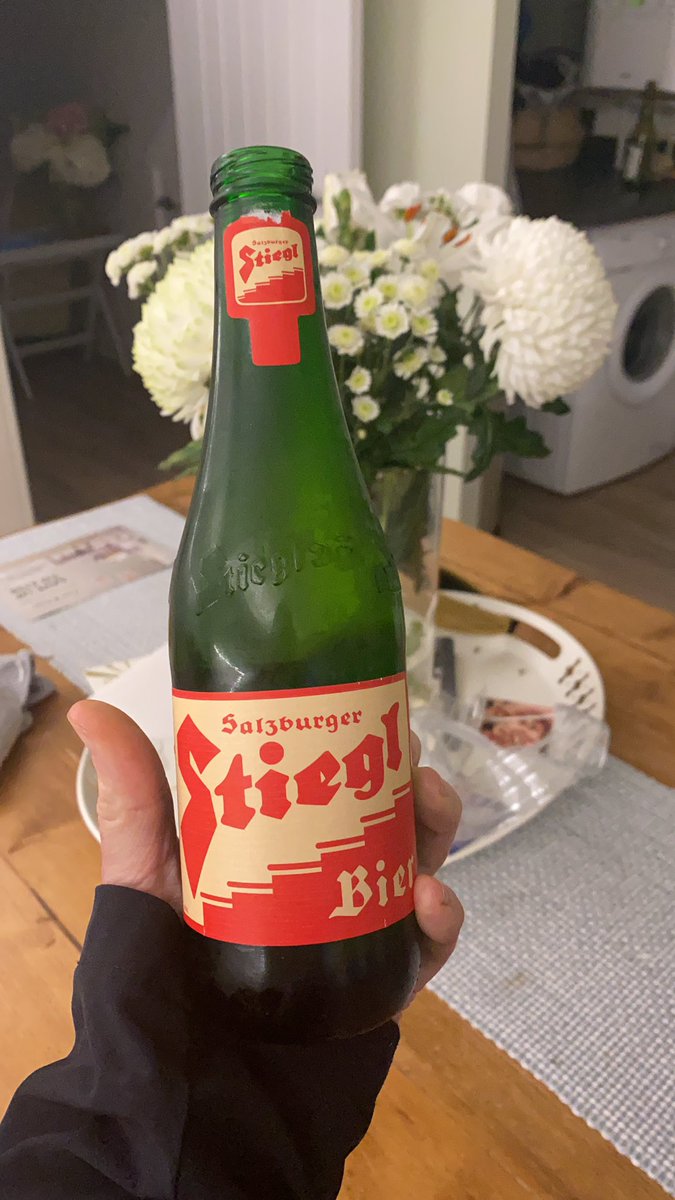 katejfletch's tweet photo. If we can’t get to #Zell, @zellamseekaprun comes to us! 

All that’s missing is a snow covered mountain and some bars to dance on 😭 https://t.co/ZzzQ3GT5VT