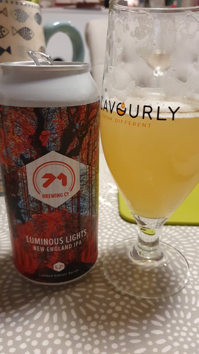 For a budget NEIPA this hits the nail on the head! 

#beeroclock