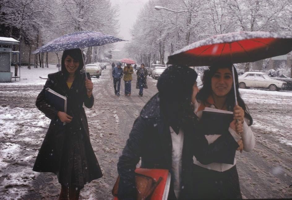 drninaansary's tweet photo. A snowy day in Tehran - circa 1976
#Iran #Women #PreRevolution https://t.co/Kc6oGsnhxk