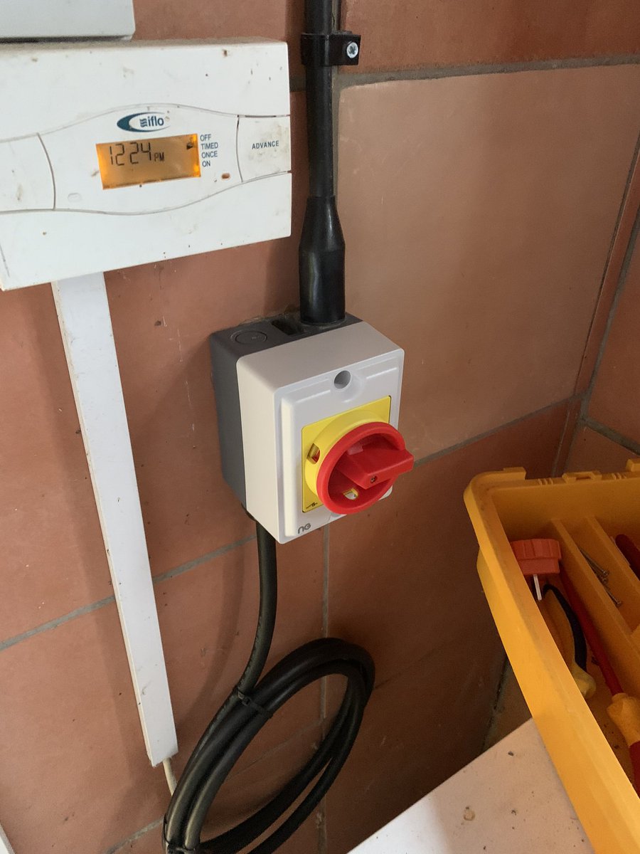 wire_services's tweet image. Another productive couple of days for BWE , mixture of indoor and outdoor installation work