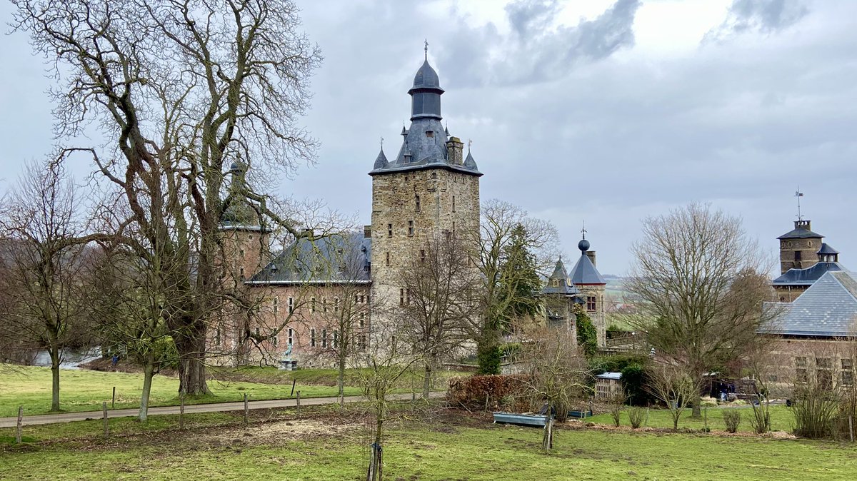 mveldhuis76's tweet photo. #Kasteel van Beusdael “in” het #Geuldal.. direct naast het zuidelijkste punt van Nederland👌 

#kasteelvanBeusdael #Vlaanderen #erfgoed #België #Beusdael #Sippenaken https://t.co/hW56BJz2sX