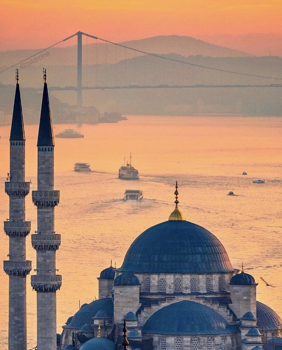 Mübarek üç ayların müjdecisi olan Regaip Kandilinin ülkemize ve tüm islam alemine sağlık, mutluluk ve huzur getirmesini temenni ediyorum. Hayırlı kandiller. 🌙 

#RegaipKandili