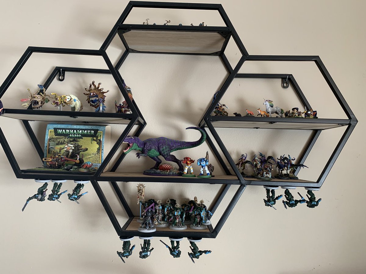 JoshBecka's tweet photo. #hobbystreak day 150
Magnets, how do they work? Also put a brown stuff patch on my Maw Krusha. I think I can prime once that is cured.
#warmongers #orcproblems #magnetshowdotheywork https://t.co/EvanfPW5zF