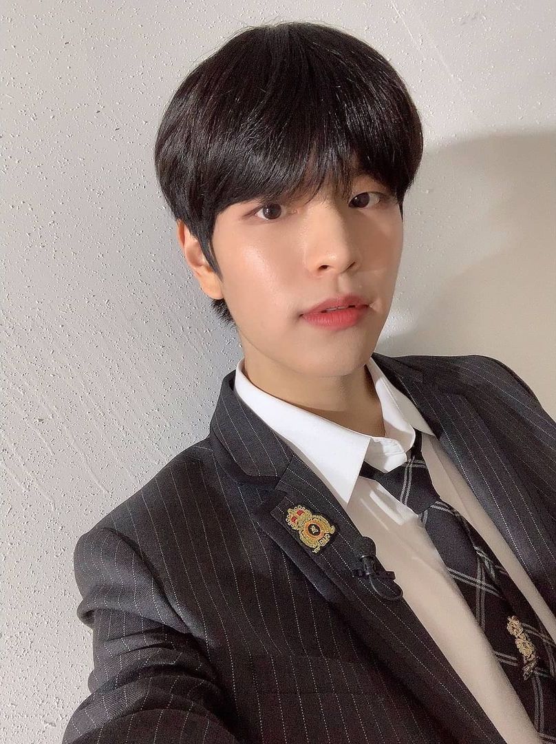 StrayKidsBrasil's tweet photo. 「 #INSTA • 18.02.21 」
Atualização do Seungmin
"Meus ouvidos não vão ficar entediados por um tempo..🥲
Stays, vocês deveriam ouvir isso comigo ~
#Propagando #IvyClub
#SeungStagram #SeungPlaylist "
↝ https://t.co/Vkez3yw1sE
@Stray_Kids #StrayKids #스트레이키즈 https://t.co/PAi9DYqCc6