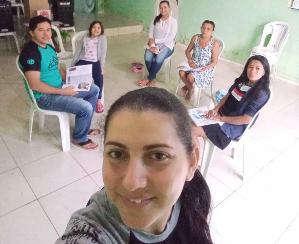 Tiago071's tweet photo. Região de Canindé iniciou o dia com muita oração. 🙏🏼🙏🏼

Oração pelo Reavivamento Espiritual das Famílias e preparação para os momentos de oração e jejum neste sábado. 🙏🏼🙏🏼

#familiasfieisateofim
#10diasdeoracao
#10horasdejejum
#discipulandomais
#somosigreja
#nostemplos
#nascasas https://t.co/0Kurjpkpzm