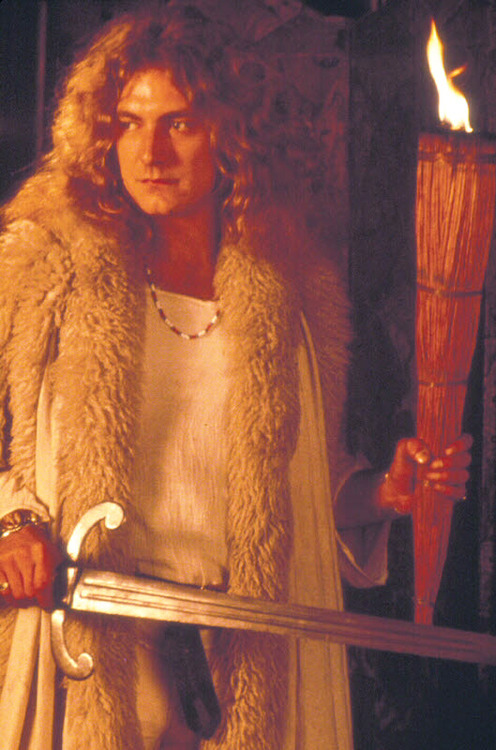 misslitlstrange's tweet photo. #RobertPlan #LedZeppelin #Thesongremainsthesame #70s #medieval #swordandsorcery https://t.co/kgbVKuYgrH