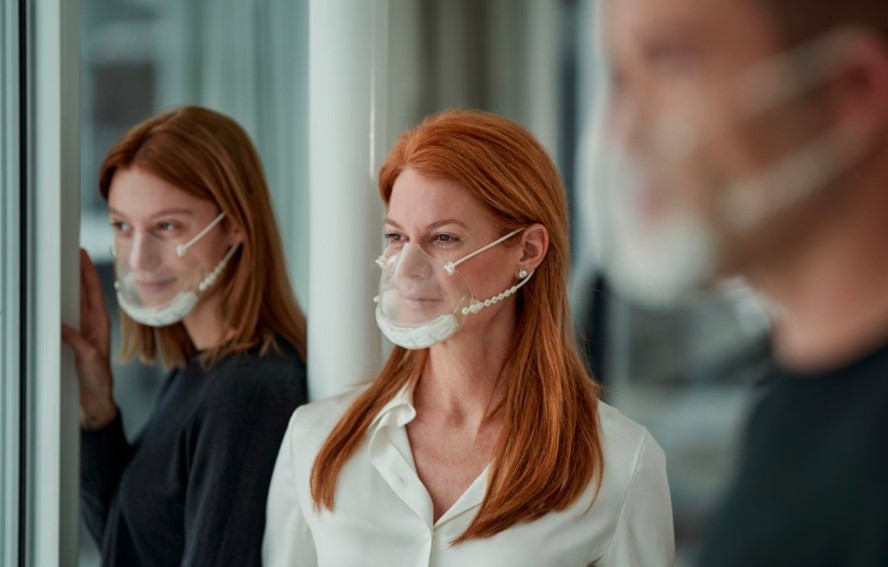 AwexBogota's tweet photo. #MadeinBelgium #Walloonpride #FeelInspired #COVID19
La empresa #Weimat en #Eupen🇧🇪, creó la Smile Mask😷: transparente, de plástico reciclado, con filtro FFP2 (cambiable) para hacerla reutilizable y con función antivaho por si usas 👓.
¡A sonreír😁! 👉 https://t.co/aypJ5X1TkF https://t.co/e3Kkdf3EkC