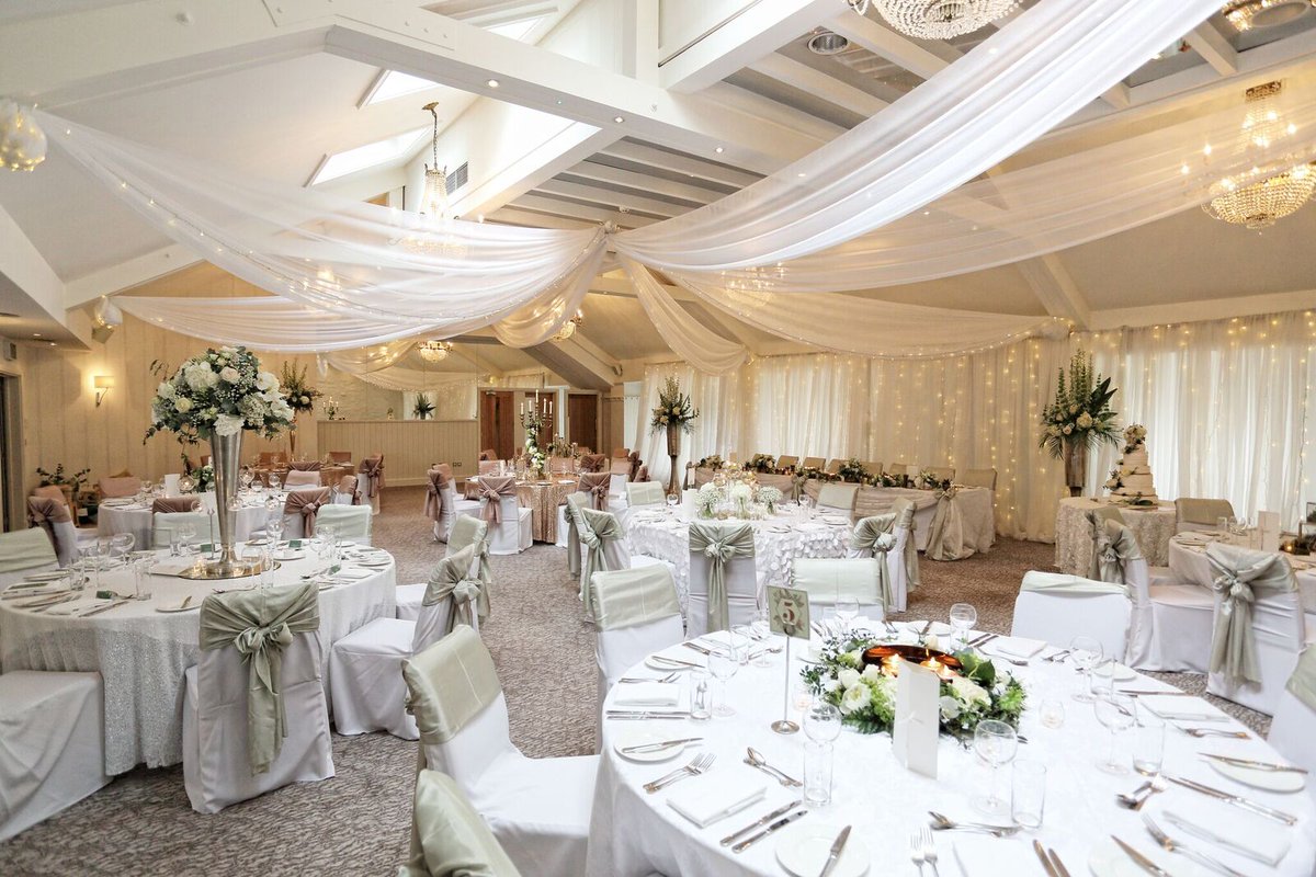 💍 We're now sharing the beauty of Stanley House with bride and grooms-to-be via virtual viewings, so you can start your #weddingplanning journey &amp; discover where you could say 'I do'.

Book your personal virtual Zoom viewing via 01254 769200 or weddings@stanleyhouse.co.uk