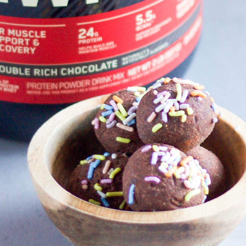 If you love cake pops you’ll love these protein-packed bites filled with flavor! https://t.co/RkAFelLkJz https://t.co/mNZi6a3bgf