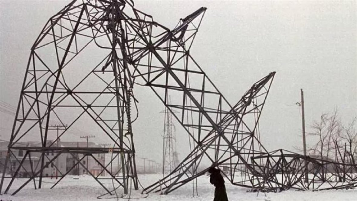 Lesson in Texas, as in 1998 Québec and Ontario, is about resilience to occasional extreme weather conditions. A few inches of icy rain can wreak havoc if your power supply or grid are not designed to handle it...regardless of the type of power. #cdnpoli  https://www.cbc.ca/news/canada/montreal/ice-storm-1998-1.4469977