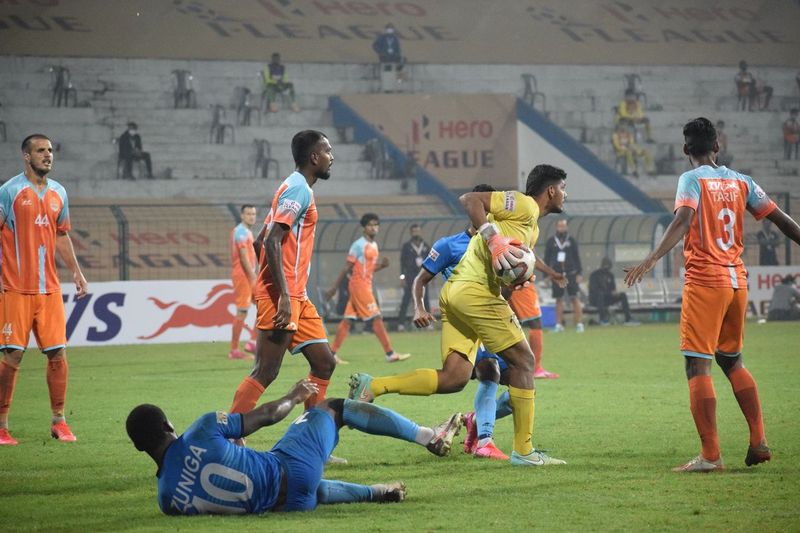 ChennaiCityFC's tweet photo. Kabir with a couple crucial saves keeping us in the game.
π 1-1 π΅
#CCFC #HeroILeague2021 #CCFCCB #ChennaiCityisBack https://t.co/YgFXQBeLE6 https://t.co/8OaGvAXM5Q