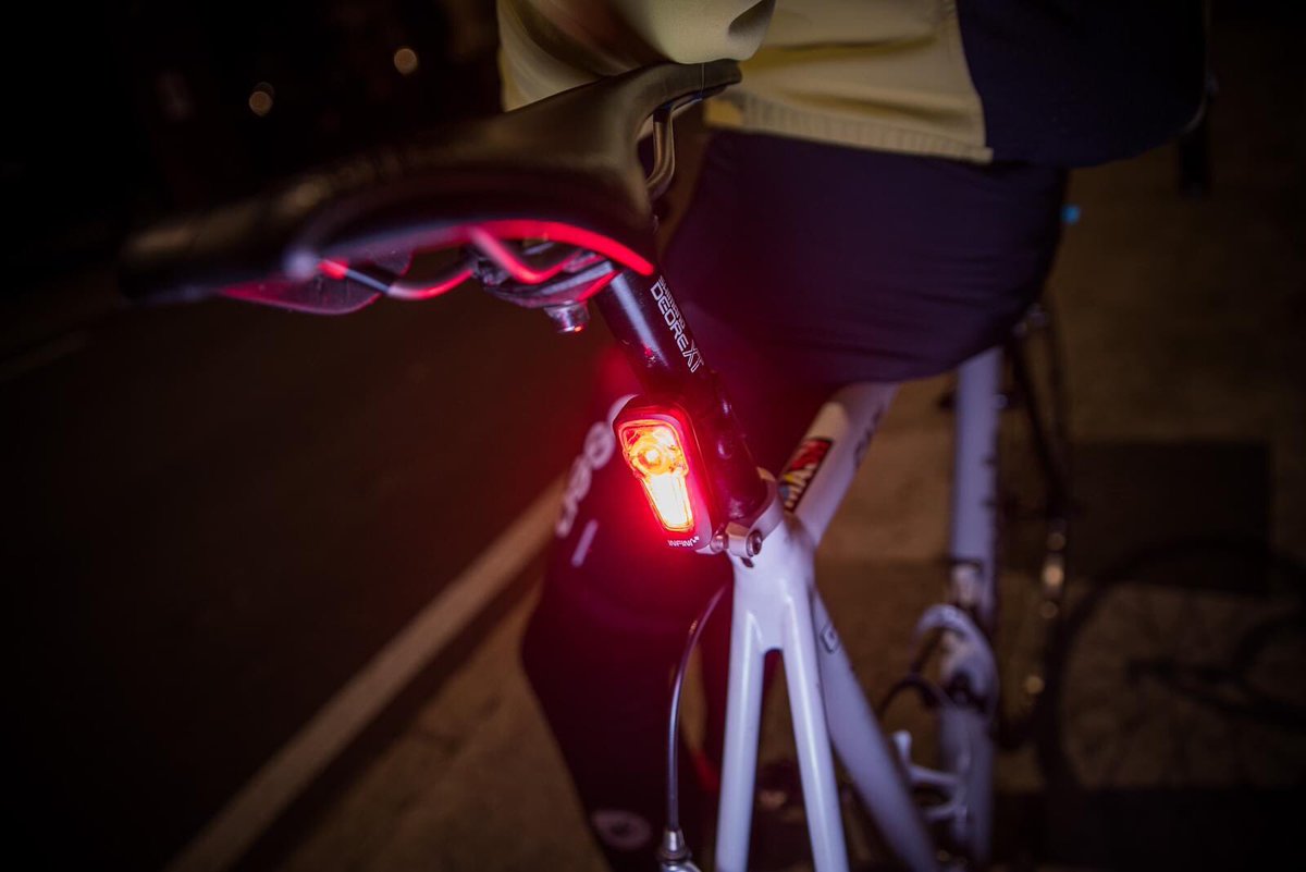 INFINI2005's tweet photo. METIS I-465R is the perfect all-round safety light. Last but not least, a braking alert triggers a bright surge upon braking. Also saving setup time and battery is auto-standby, which kicks in two minutes after idle. #movinginstyle
📸 🚲 Alessio Soggetti
@Theatre_des_Ope https://t.co/kbhw7yTToB