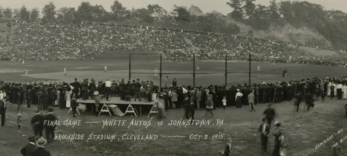 Brookside Stadium, Cleveland, Oct 3, 1915 - 70,000 are on hand to watch Cleveland White Autos sweep the Conemaugh of Johnstown,PA 4-0 and 11-0 to advance in the World Amateur Baseball Championship. Brookside Stadium is natural amphitheater stadium capable of holding up to 115,000 https://t.co/b08jM3jzcX