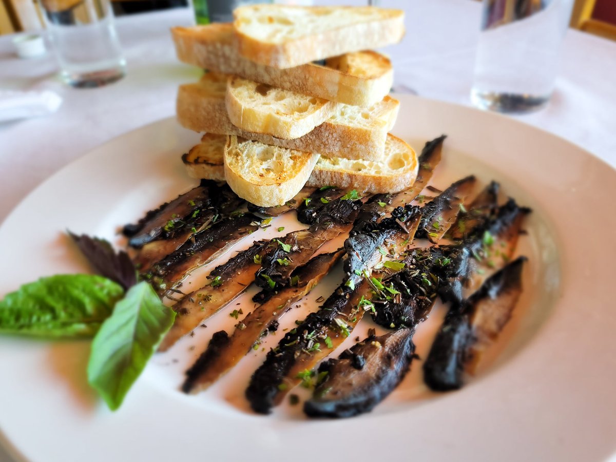 DevourBtown's tweet photo. ๐จ GIVEAWAY ALERT! ๐จ
@TrufflesBTown is on the line up for #DevourBtown - have you checked out their menu yet?
Want to win a $30 gift card to Truffles Restaurant? To enter simply:
1. Follow @devourbtown
2. Like this post
3. RT this post
Giveaway closes Sunday! https://t.co/SEcbPQu4ow