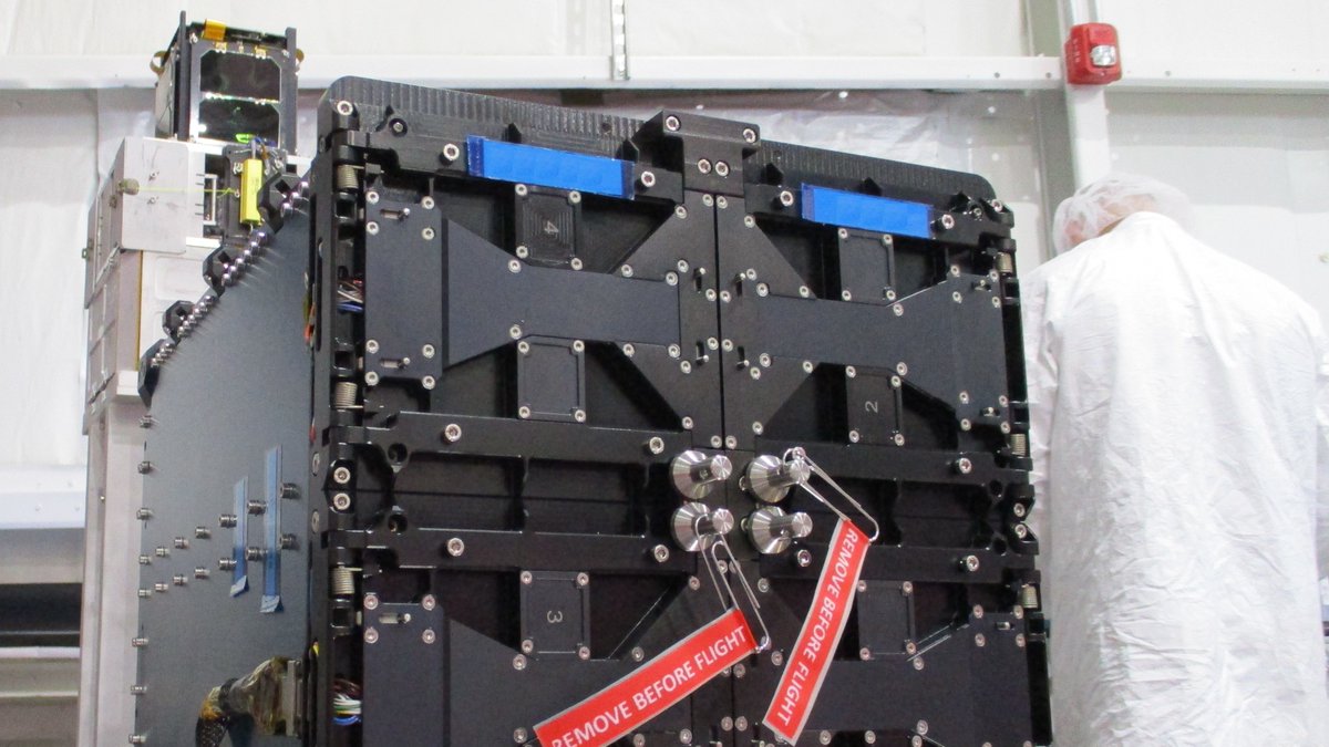 isis_space's tweet photo. Our Quadpack was chosen by @fireflyspace to deploy its customer payloads on Alpha’s maiden flight. Our @ISILaunch team already supported the integration of various US CubeSats at Firefly's Vandenberg facilities.
#ISISPACE #ISILAUNCH #smallsatrideshare https://t.co/64NTn3fNfk