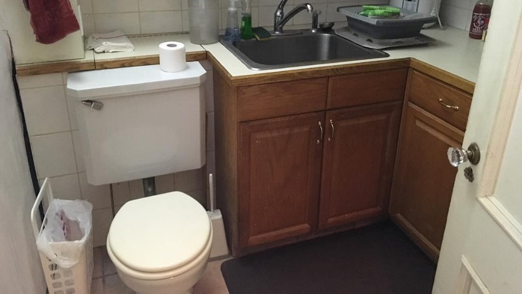 realtordotcom's tweet photo. One home inspector shares the wildest photos on the job! A toilet in the kitchen? A second-story door with no stairs? 😳

See more 👀 https://t.co/SBU2azEN5y https://t.co/ycmZvd01Mp