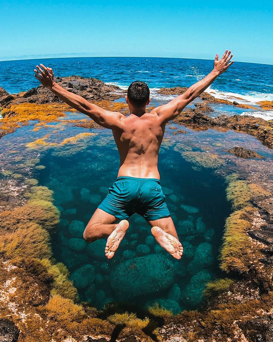 You can't always wait for the perfect moment, sometimes you have to dare to jump, and if it's in the water, way better 😉
 We couldn't agree more,especially in these clear blue waters of the Canary Islands 😍
Jumper: @danieljrh24 

#GlobeJumpers #KeepJumping