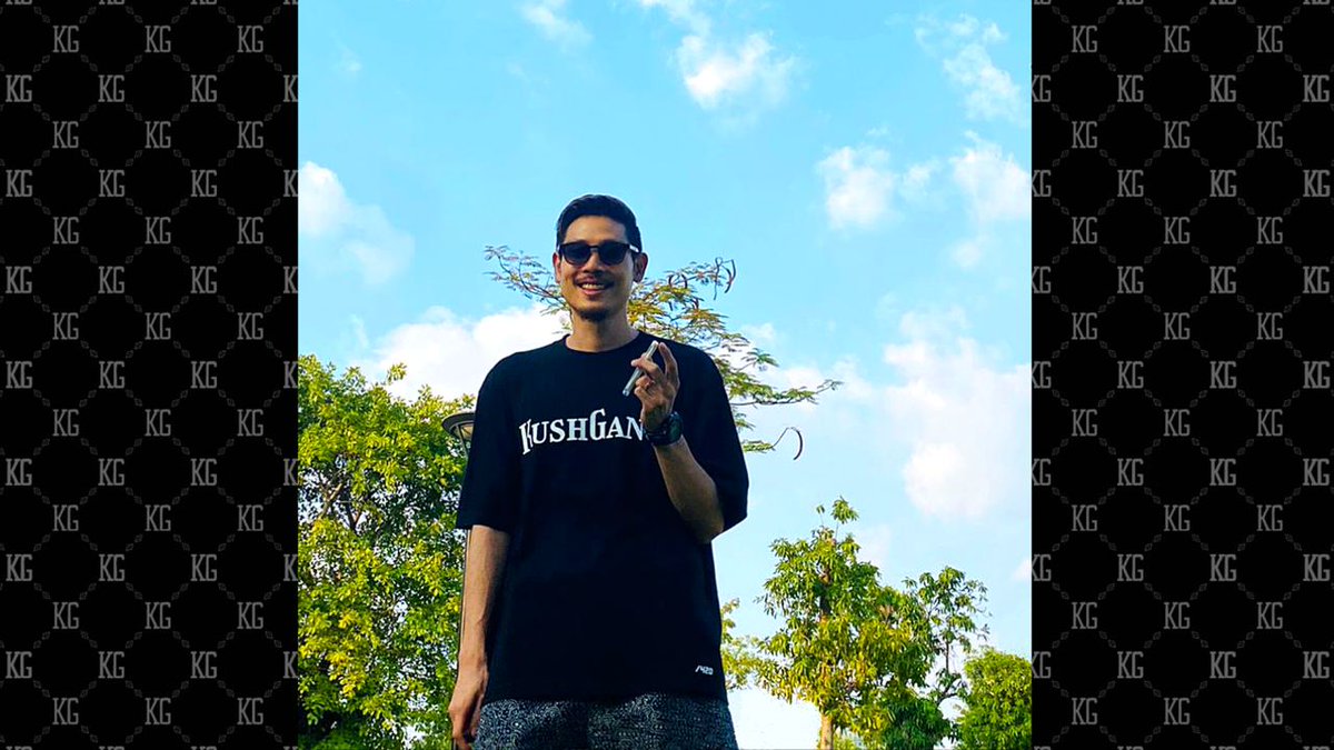 KushGangTV's tweet photo. 仙人が動画でいつも着ているTシャツが420枚限定で販売中！

ご購入はこちらから↓↓
https://t.co/OTVZ8Q02qn

#クッシュギャング #kushgang #ぶりぶり https://t.co/bDfOZ0WROr