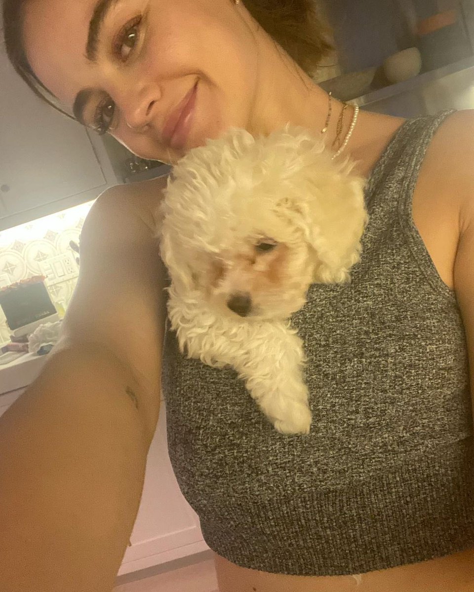 lucyhale's tweet photo. i’m not a regular mom, i’m a cool mom https://t.co/pyT9TEGJJJ