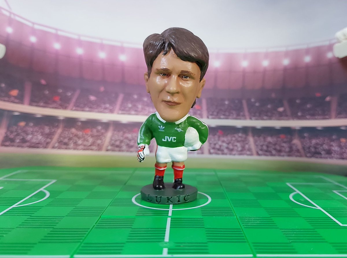 DaveRule5's tweet image. View from the front of John Lukic repainted in Arsenal kit 
@CustomCorinthi1

#CorinthianCommunity #Arsenal #JohnLukic