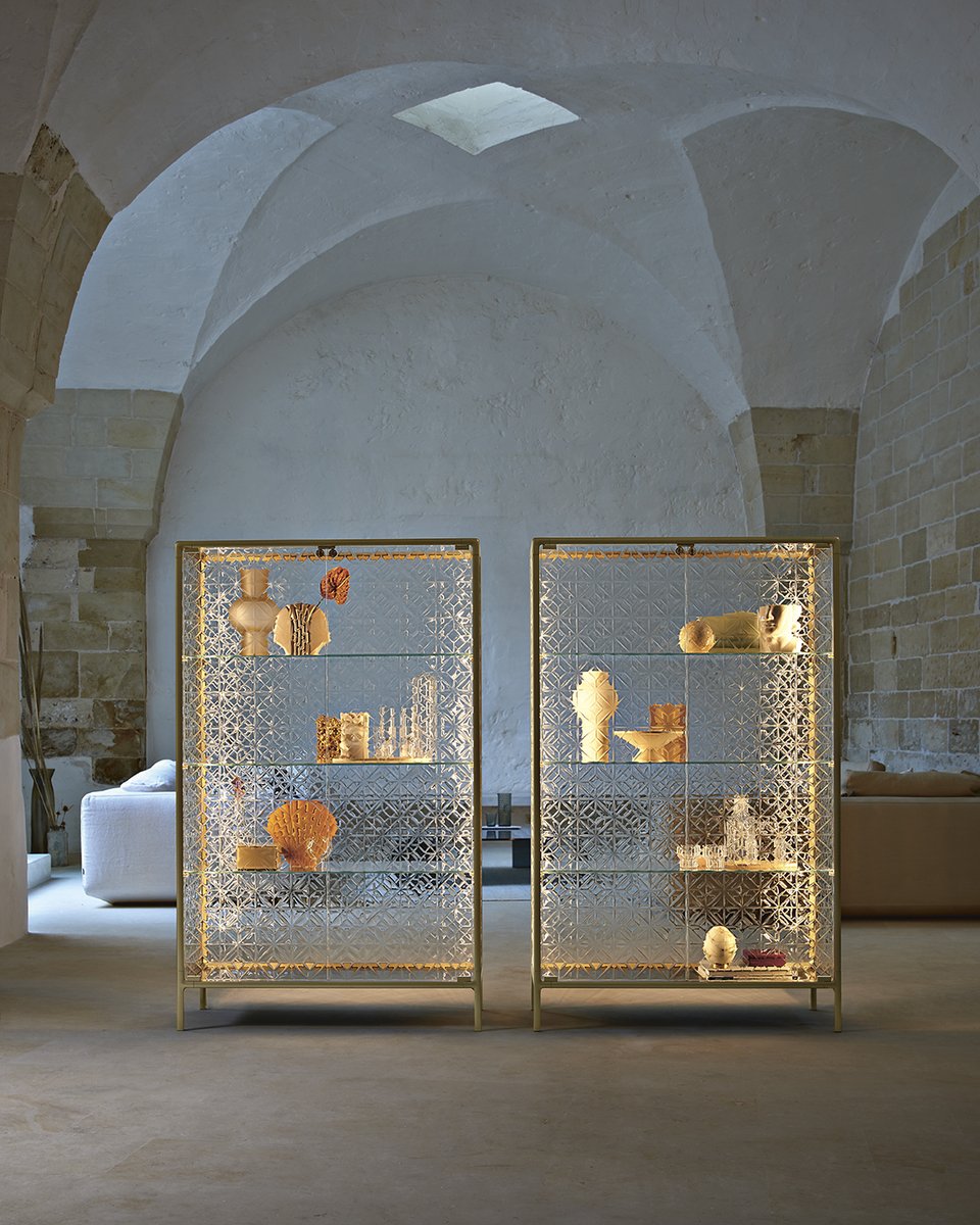 stunning Echo #showcase from Fiam comes in 3 metal frame finish and glass structure and doors in glass  extralight, smoke or bronze tempered and fused glass or in float (non-fused) glass and in semi-reflecting glass. email sales@bianchifurniture.co.uk for details #interiordesign