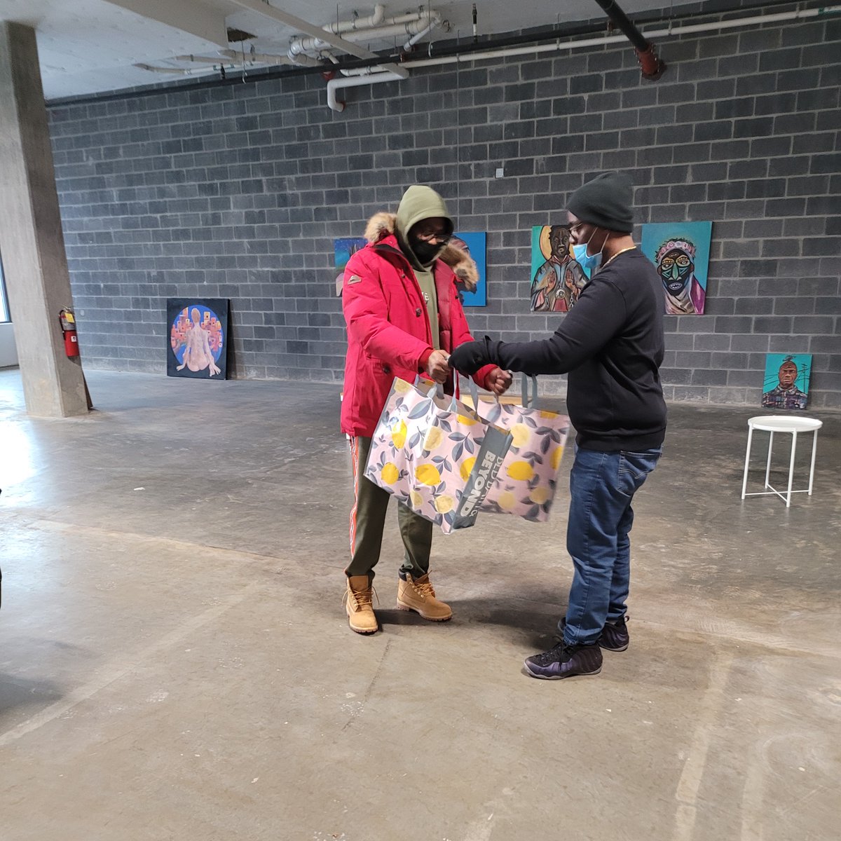 AnacostiaBID's tweet image. FULL SPEED AHEAD! Our PPE distribution event in Anacostia is a success thanks in part to great EotR nonprofit partners like the Ward 7 Business Partnership, Destination Congress Heights, and Pennsylvania Ave East Main Street! It&apos;s a great day for #DCSmallBiz!