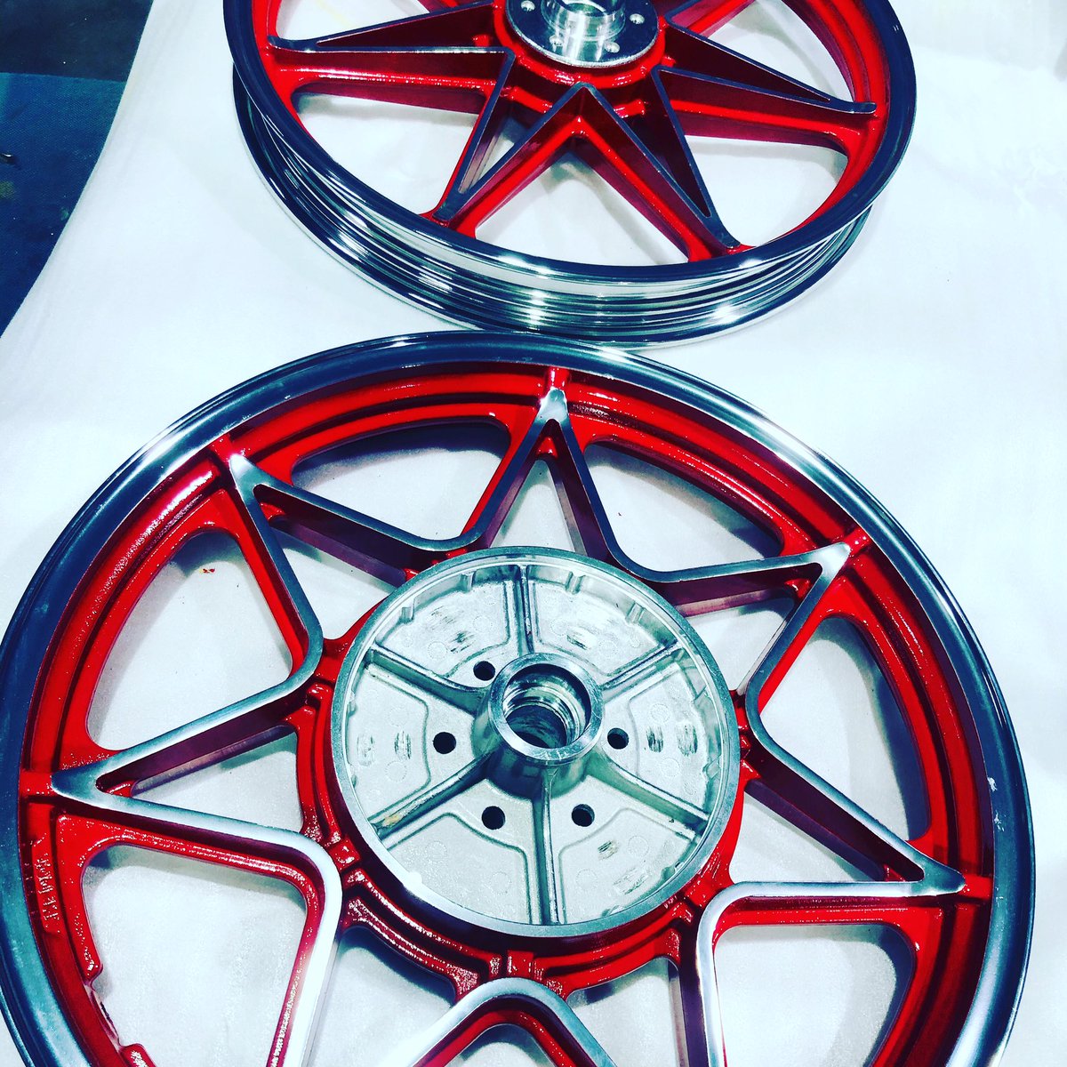 Eddy セブンスターキャスト 当日仕上げの当日出し ゚ ゚ カッケ セブンスターキャスト ホイール塗装 バイク塗装 バイクペイント 絶版車 旧車 大人バイク インスタグラム 要チェック Paintworks Eddy Kustompaint カスタムペイント Eddy セブンスターキャスト 当日仕上げの当日出し ゚ ゚ カッケ セブンスターキャスト ホイール塗装 バイク塗装 バイクペイント 絶版車 旧車 大人バイク インスタグラム 要チェック Paintworks Eddy Kustompaint カスタムペイント