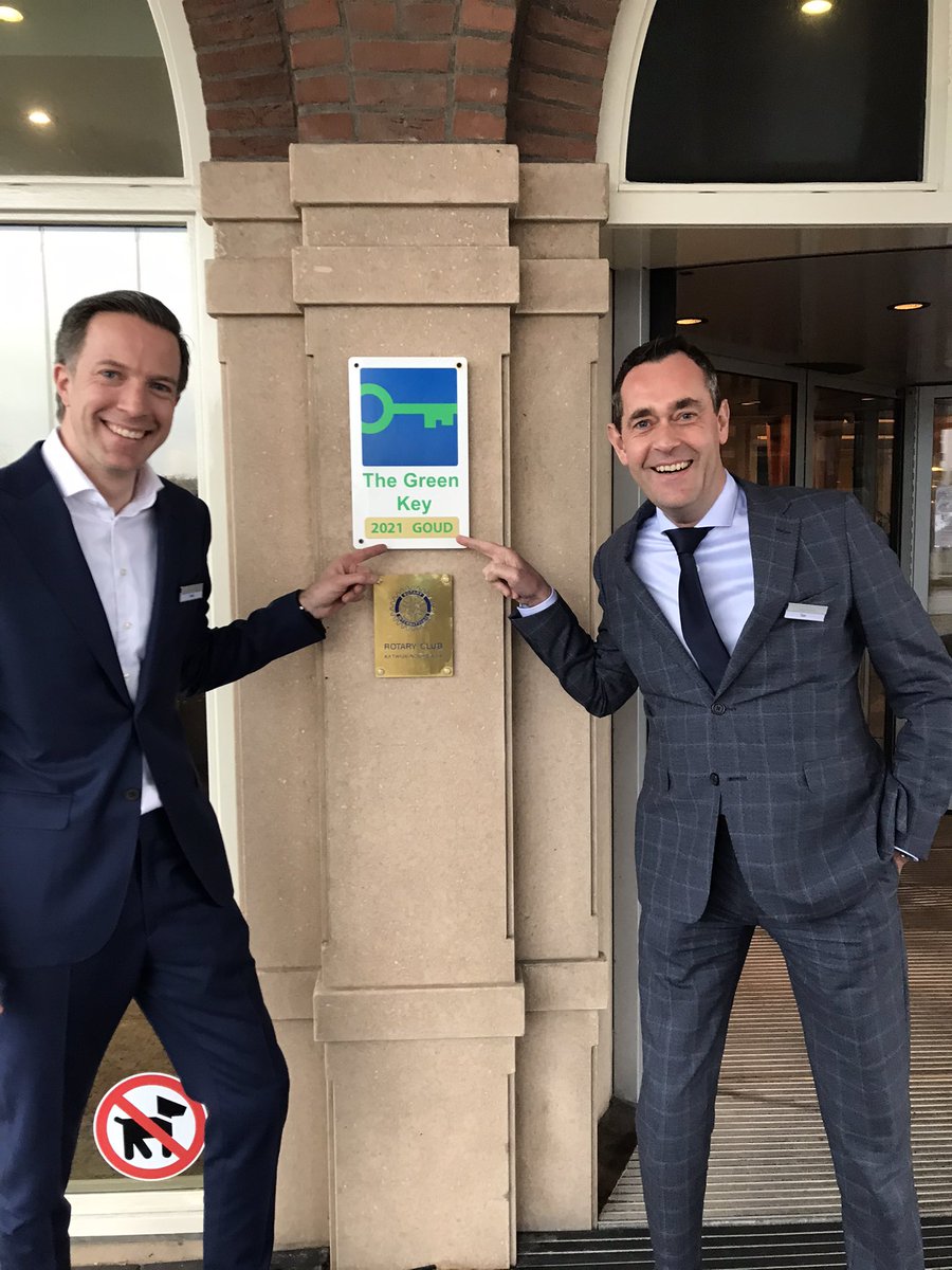 #Trots om ook dit jaar het Gouden #GreenKey certificaat in ontvangst te mogen nemen van <a href="/GreenKeyNL/">Green Key</a> #MVO staat bij ons zeer hoog op de agenda 🌿 Een aantal initiatieven (er zijn er veeeeel meer) staan op onze website beschreven;  palacehotel.nl/green-key/  #palacehotel #Noordwijk