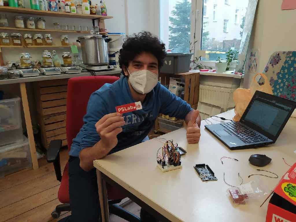 nicely done <a href="/Volpato1985/">Alessandro Volpato</a> ! working towards an open hardware spectrometer using <a href="/pslabio/">Pocket Science Lab</a> 🧪🧫
successfully replicated some work by @esbenrossel on the TCD1304 linear CCD. next task: soldering PCBs and a driver for PSLab integration... <a href="/Cloudypadmal/">CloudyPadmal</a>
#OpenHardware #OpenScience