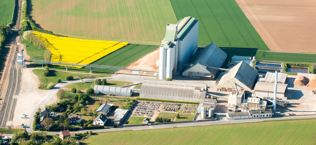 Montée en puissance de la #luzerne #bio chez Sidésup : ▶️une nouvelle ligne de déshydratation permettra d’augmenter de 50 % les surfaces de luzerne travaillées - pour l’essentiel en bio -, passant ainsi de 4 000 hectares à 6 000 hectares.
En savoir plus > cristal-union.fr/actualites/mon…