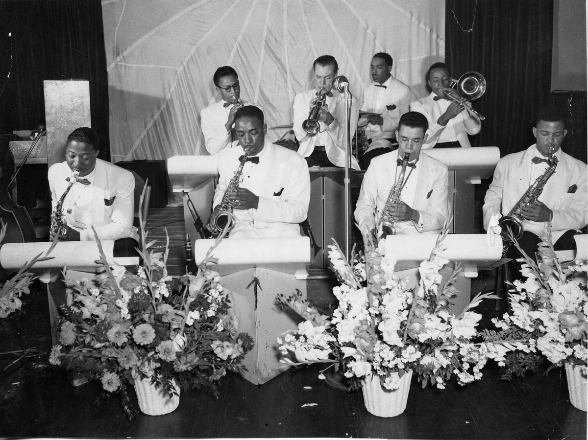 Tacoma_History's tweet photo. These are just a few of the people who will be featured in this evening's live webinar, "Black Voices from Tacoma's Musical Past” - tune in at 6pm, free registration here: https://t.co/WUo1vRU2ay

Presented with @TacomaLibrary 

#BlackHistoryMonth￼ #TacomaMusicHistory https://t.co/u0bM31UcIB