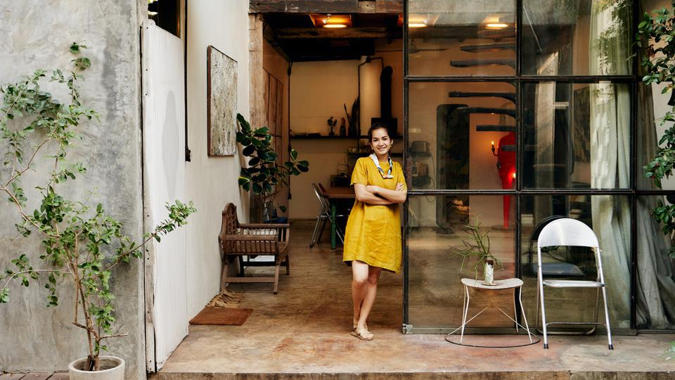 Forbes's tweet photo. New Airbnb hosts have earned $1 billion since the pandemic began https://t.co/CVjU59wQkY https://t.co/jtWewnCUFV