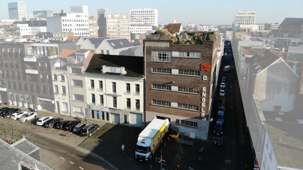 ProRealestateBE's tweet photo. Engels Group and project developer ICN Development have entered into a sales agreement for the buildings of the Engels Group in Antwerp. The 10.000 m2 site which incorporates several interlinked buildings will be converted in housings and offices. >>https://t.co/4I9b7UB0C4 https://t.co/9VXMaFPAGg