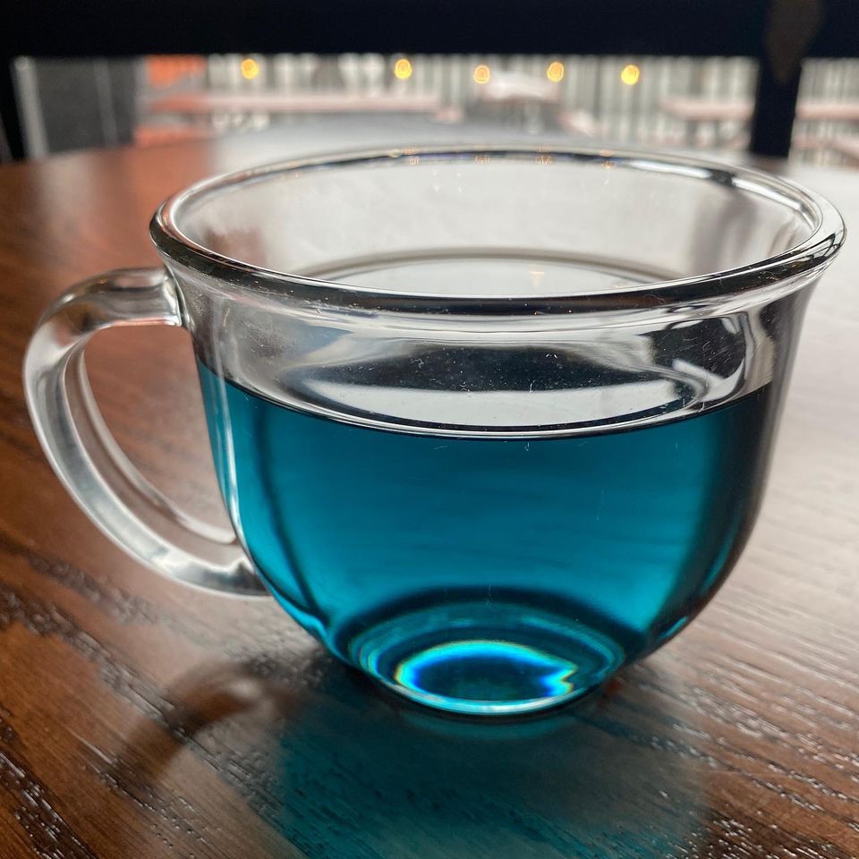 ILMWeekly's tweet photo. 📜 Beverly MA ➧ Backbeat Brewing menu items ... https://t.co/OVKZipDVgJ
-- includes: “Pea Flower Blossom Green Tea” + “Biscuits with Brisket” breakfast sandwich
#Beverly #Massachusetts #northshore #brewery #cafe #beer #coffee #tea #pastry #food #bricket #hotspot #menu https://t.co/pSXYFVnbjj
