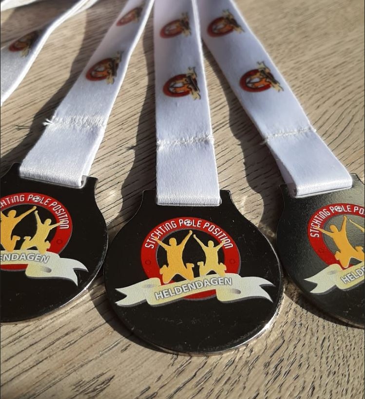 StgPolePosition's tweet image. We hebben leuk nieuws 🥇✨🎖️ De medailles voor de Heldendagen zijn binnen, en wat zien ze er goed uit!

#heldendagen #medaille #sport #sportenmetplezier #sportenmeteenhandicap #stichtingpoleposition #helden