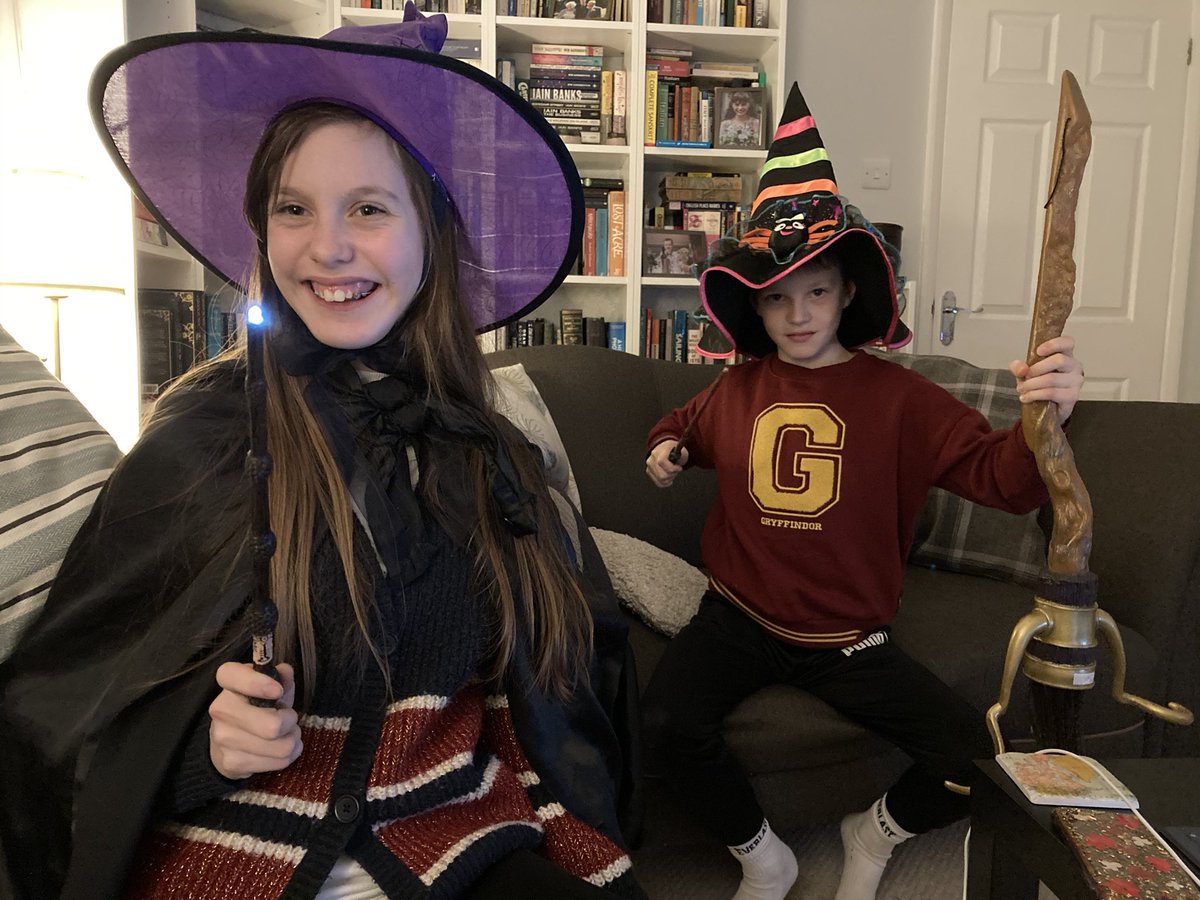 #skyvip rocking the Gryffindor look from TeamFlitKo at the #BigHarryPotterQuiz