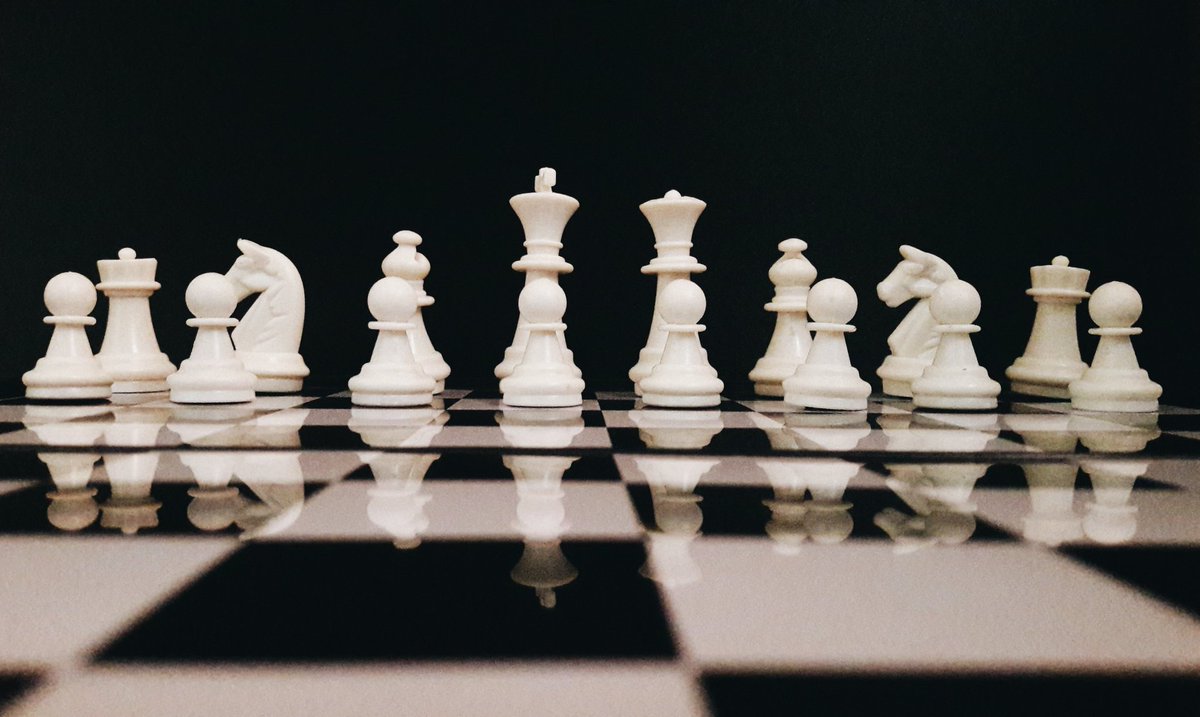 How do I solve my problems? Does everyone know how to solve all their problems?At times, it happens that the principles of games like chess and poker help us solve most of our problems. Which principles are we really talk about?