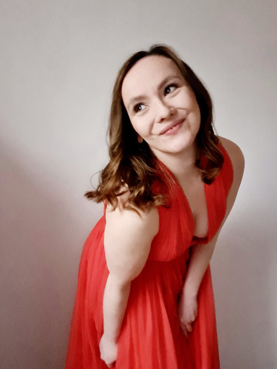 lauren_c_moore's tweet image. Feeling very fortunate today self tape done &amp;amp; sent. Now tweaking my showreel for #showreelshareday next week.

#actorslife #keepingcreative #actor #selftape #weareviable #TeamVS