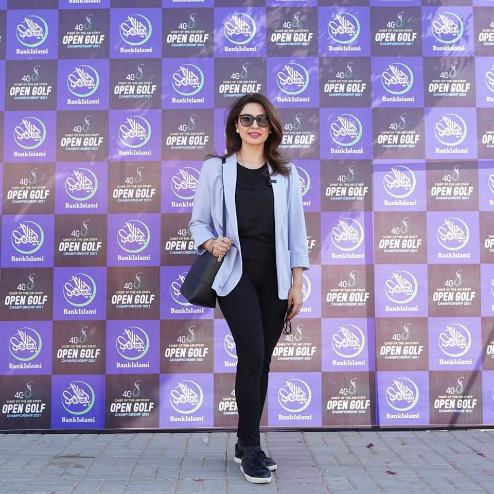MediaSpringPk's tweet photo. Spotted @SidraIqbal at the Airmen Golf Club &amp; Recreational Park for the Prize Distribution of the 40th Chief of Air Staff Open Golf Championship 2021, one of the the biggest Golf championships of Pakistan. 
#SidraIqbal #Golf #AirmanGolfClub #VlogPost https://t.co/ZSH6jUM8f1