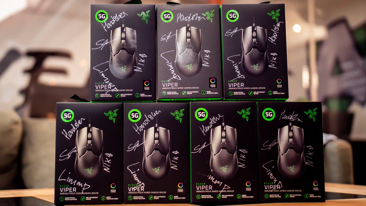 Handsken1's tweet photo. Privet, brat'ya! Got a giveaway for a signed @TeamRazer Viper coming for you!

Follow and RT to enter, winner will be drawn on the 24th!

#TeamRazer https://t.co/AalVFsFoZu