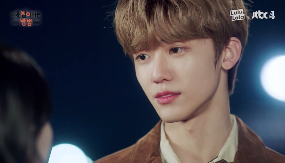 ตอนนั้นไม่มีฉากเลิ้บซีนอะไรมากเลยนะแต่เขินจิกตีเพราะสายตาเว้าวอนมาก