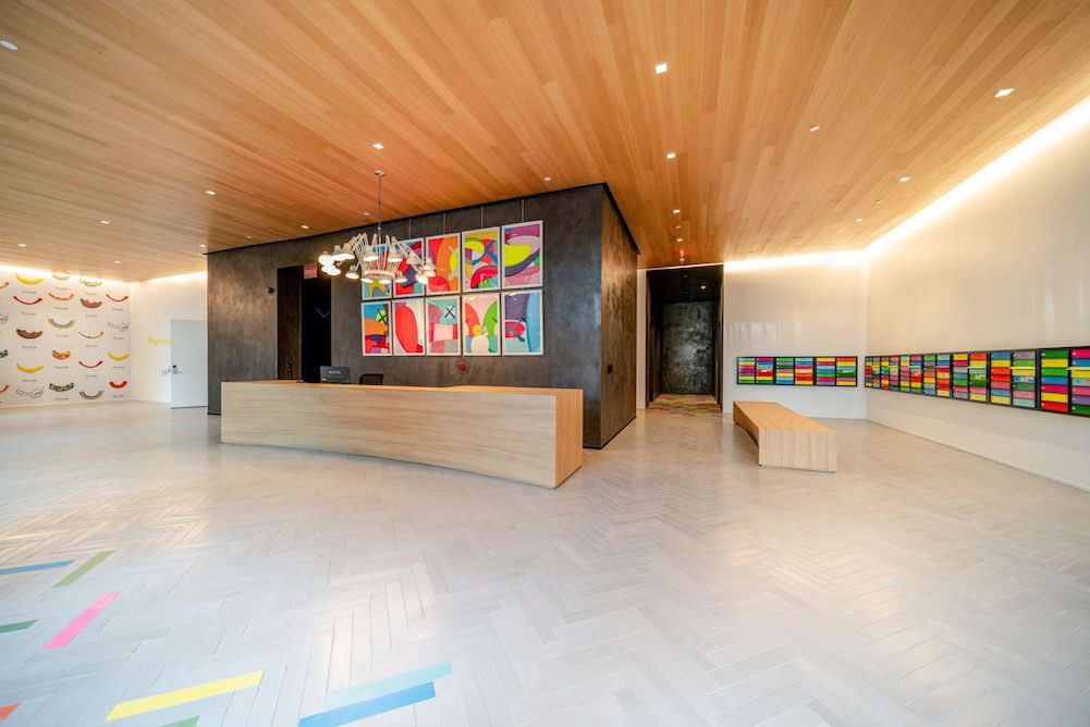 5thWallDesigns's tweet image. The Smile Residences in Harlem, NY using our White Oak Linear Clip System (5W-TG525) with a natural finish. #woodceiling #whiteoak #linearceiling