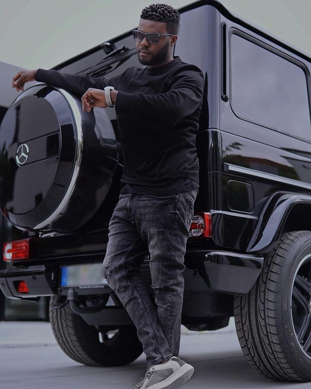 Oh, look at the time. Back to flexing. #GWagen 📸 <a href="/jamalcompaore/">Jamalcompaore</a>