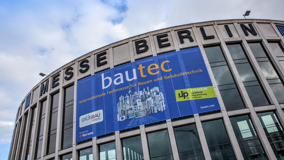 MesseBerlin's tweet photo. Die internationale Fachmesse für Bauen und Gebäudetechnik @bautec_Berlin wird eingestellt. https://t.co/2iX5ma635N #MesseBerlin #bautec https://t.co/qkFnXaj03i