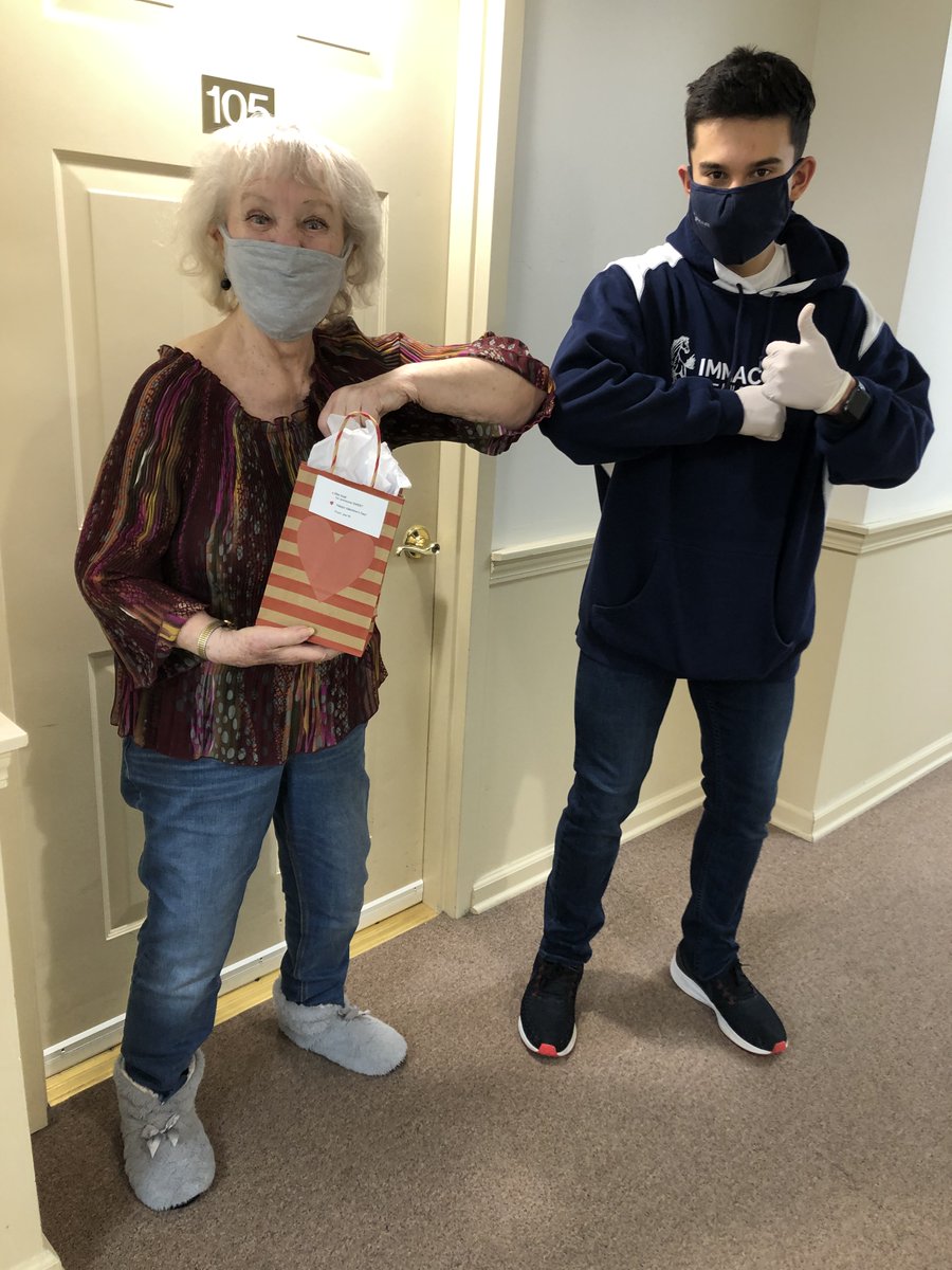Ihsmustangs's tweet photo. COMMUNITY SERVICE SPOTLIGHT -- Joe Wilson β22 recently delivered Valentineβs Day gift bags to senior residents in Danbury. Great job, Joe! #MustangsGiveBack #WeAreImmaculate https://t.co/ukpAmSposC