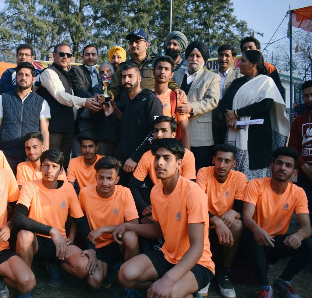 dgyssjk's tweet photo. Director General Youth Services &amp; Sports @saleemrehman01 appreciated District Poonch volleyball team for their best performance that led them to a memorable victory against Jammu in UT level U-17 Volleyball championship. @manojsinha_ @farooqkhan953 @nitishwarKumar @DGSAI https://t.co/VFTeoAXPln