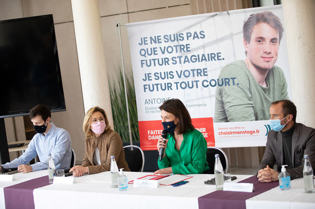 « Faites entrer l’avenir dans votre entreprise » : la Région lance une campagne de mobilisation pour encourager l’accueil des étudiants en stage. Présentation de l'initiative en #LoireAtlantique avec Lambert-Manufil et SYD, deux entreprises ambassadrices ➡bit.ly/CP-stages44