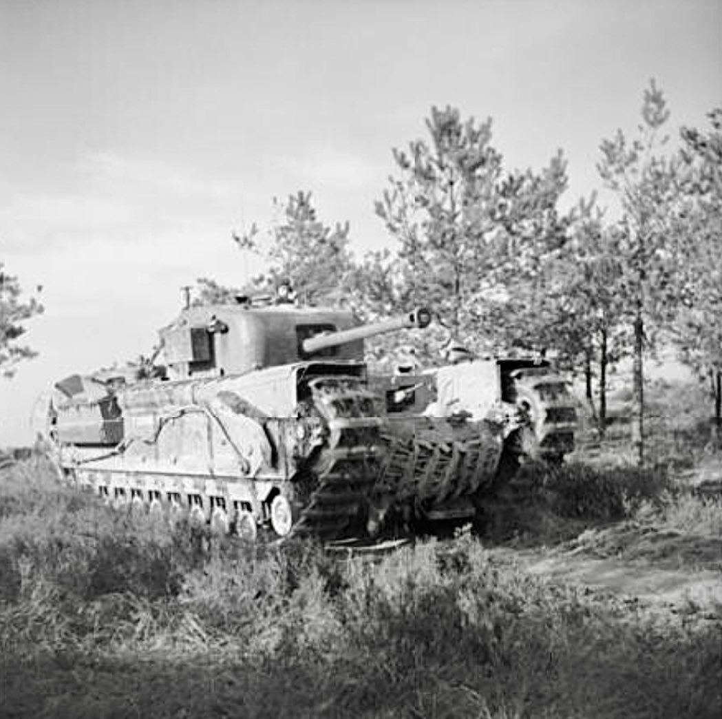 OTD 18/02/44 Afferden woods was in the hands of 155Bde of the 52nd(L)Div, a new attack was planned for 4KOSB, supported by Churchill’s of 9RTR and fascines of 79Amd Div to take on 2nd Para Rgt dug in across the Afferden/Goch Rd  @WeHaveWaysPod  @almurray  @James1940