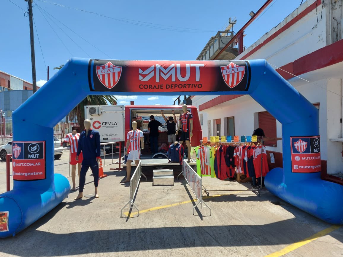 ¡LLEGÓ EL DÍA!
Preventa de indumentaria en el estadio de Talleres.📍
Los esperamos de 14hs a 19hs.