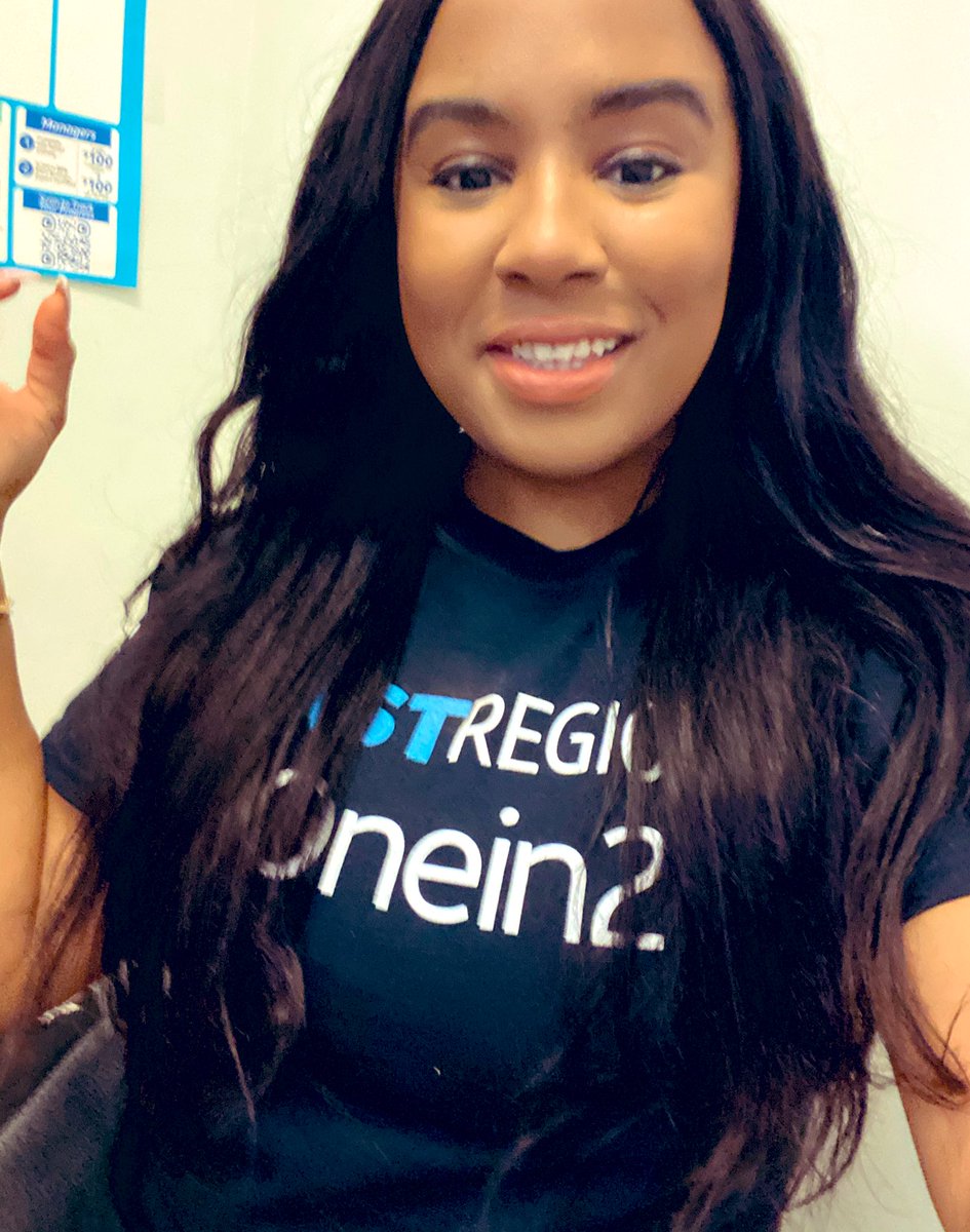 Franco_lindsey2's tweet photo. So many great takeaways from yesterday’s #ERKICKOFF ! Ready to be #Onein21 with my team and continue to grow and succeed! 🔥🔥💙 #UnstOHPAble @theeastregion #TeamDream @NickATT412 @Matt__Rash https://t.co/KdwAa1nNuu
